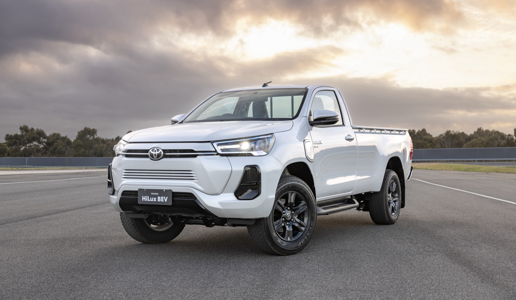 Toyota Llev A Australia La Hilux Bev Revo Concept El Ctrica Todav A