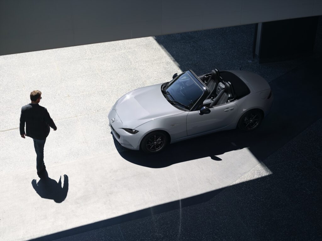 Mazda MX-5 2024: más mejoras en el roadster japonés